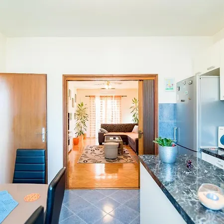 Lena Apartment Supetar