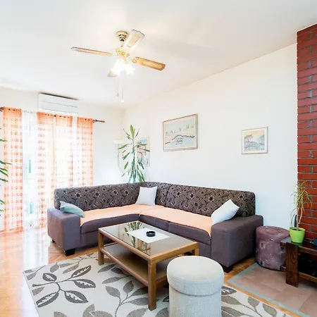 Lena Apartment *