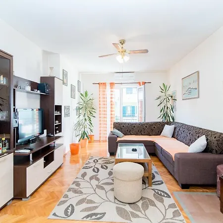Apartment Lena Supetar