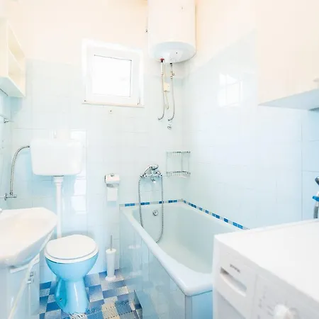 Apartment Lena Supetar