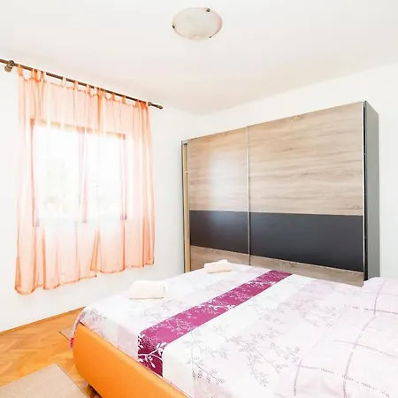 Lena Apartment *